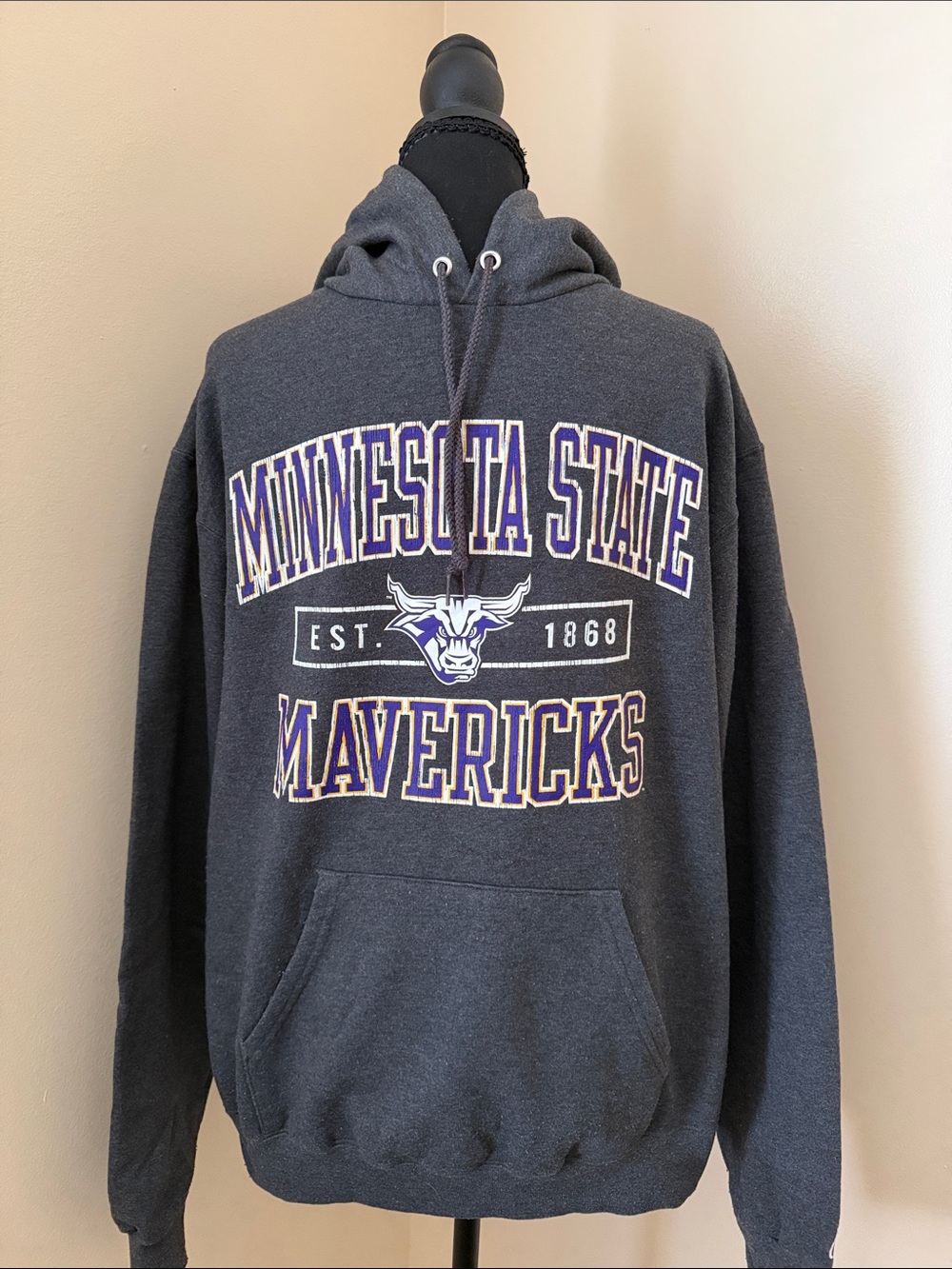 Champion Minnesota State Mavericks Charcoal Hooded Sweatshirt. Size medium